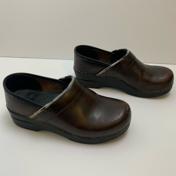 Dansko Brown Classic Clogs - Picture 2 of 8
